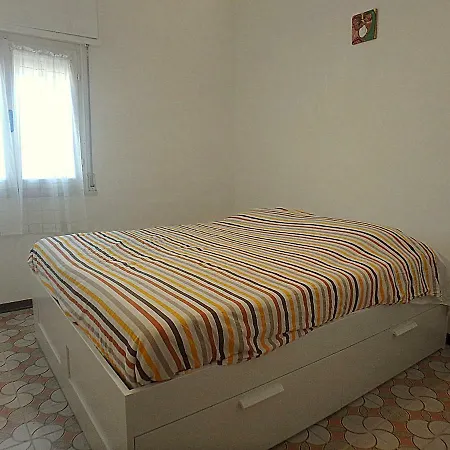 Pagoda 15 - Fronte Mare Con Servizio Apartmán