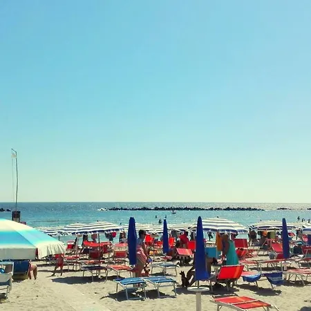 Pagoda 15 - Fronte Mare Con Servizio