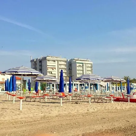 Pagoda 15 - Fronte Mare Con Servizio Apartament *